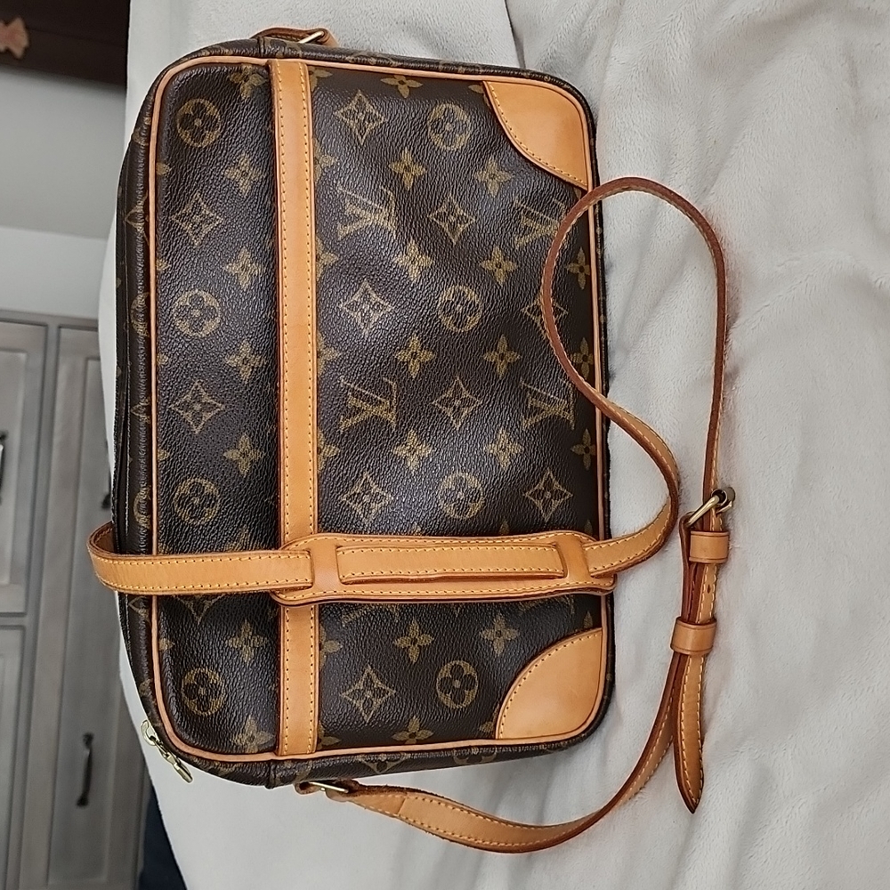 Louie Vuitton bag